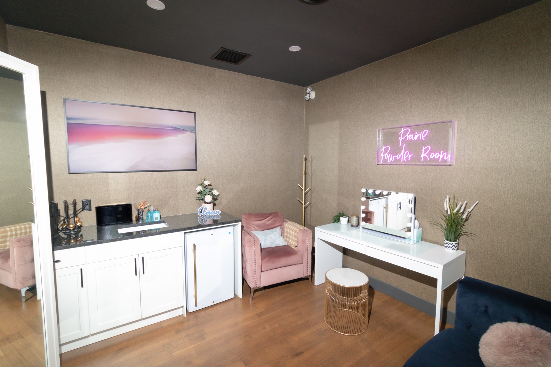 The Prairie Powder Room
